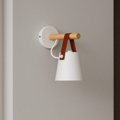 Koro – Nordic Lantern Wall Lamp